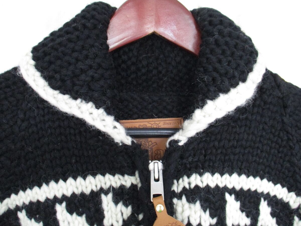 Cowichan Kanata Mens Sweater Large Black & White Buffalo Cowichan Kanata Mens Sweater Large Black & White Buffalo
