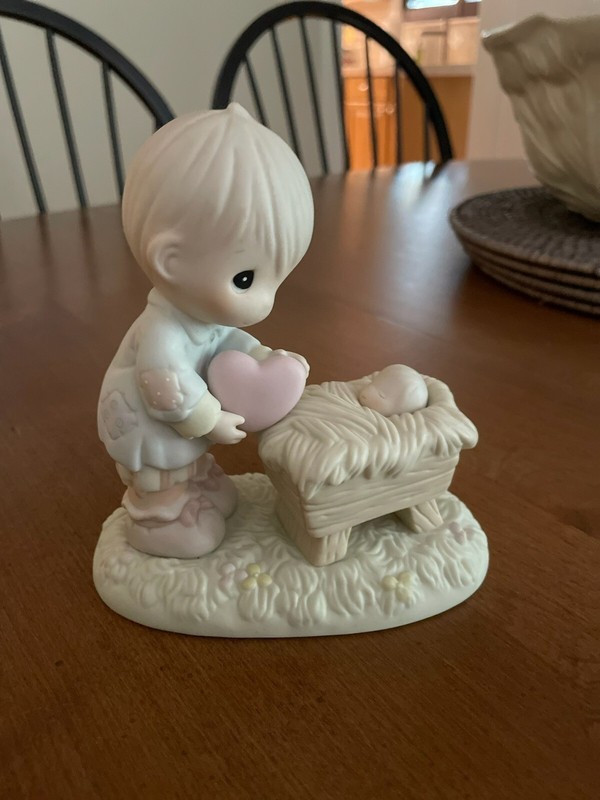 Vintage 1995 Enesco Precious Moments 150088 "I'll Give Him My Heart"