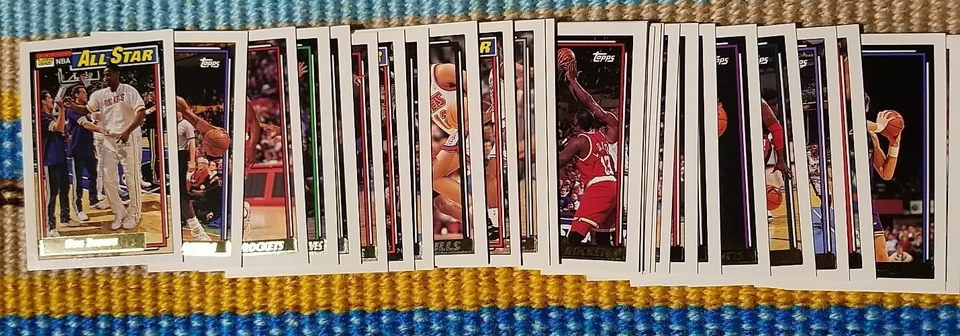 Лот из 30 золотых баскетбольных карточек 1992-1993 Topps со звездами почти как новые+ - Изображение 3 из 3