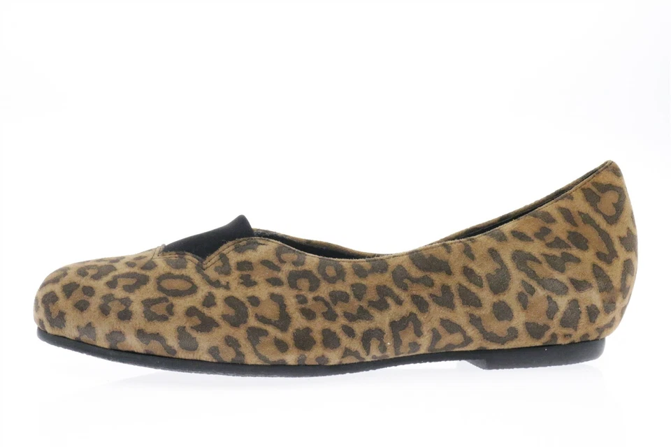 Munro America Womens Cheetah Print Suede Slip On Loafers Flats Size 5.5 W - Image 2 of 4