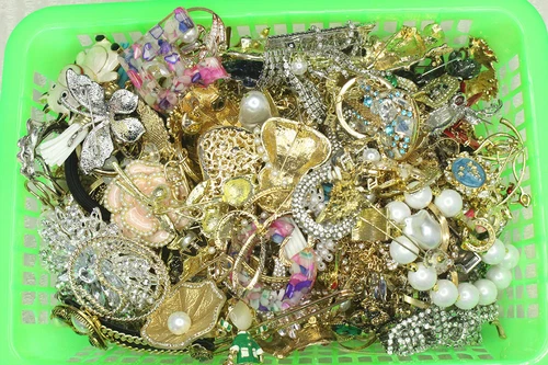 Vintage Estate Costume Jewelry Lot 50 Pieces New Brooch Earring Necklace A+++++