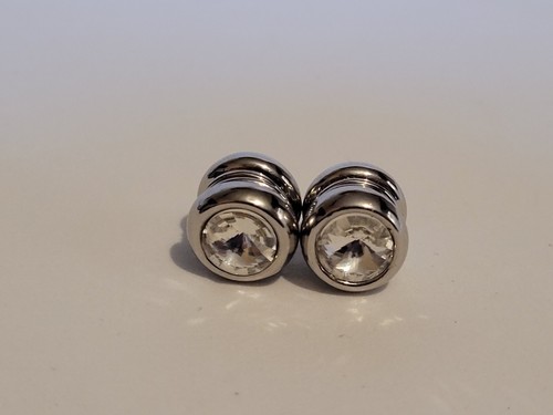 Ein Paar Diamant-Stil Edelstein Magnet Ohrringe Manschette Link Deko