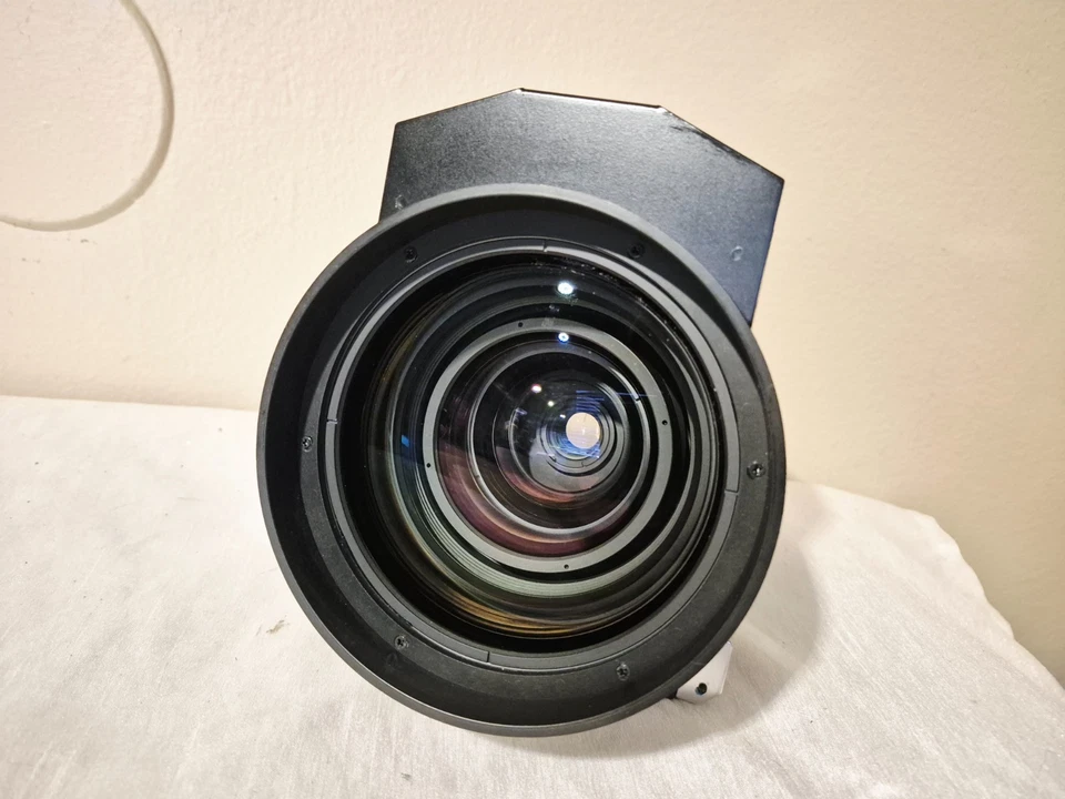 Christie 1.8-2.5:1 0.94" SXGA+ HD Projector Lens For Parts Repair - Image 2 of 4