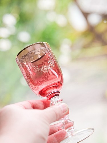 Pair Of Vintage Hand Made Cranberry Ruby Etched Gilt Crystal Glass Wine Goblets - Picture 7 of 7