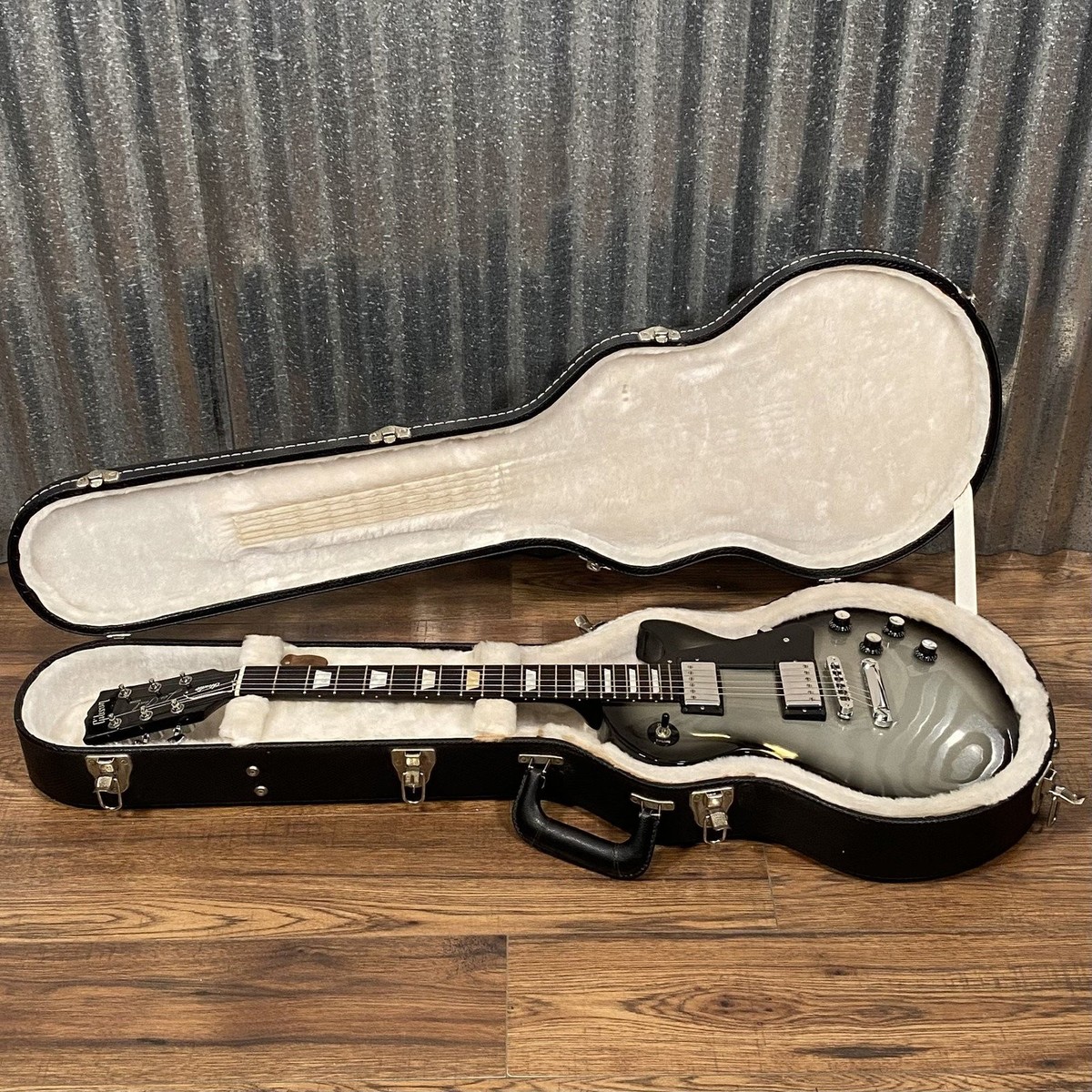 Gibson Les Paul Studio 2009 Silverburst Guitar & Case #0397 Used