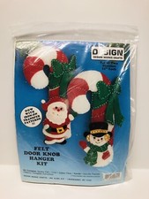 Design Works Felt Door Knob Hanger Craft Kit Santa/Snowman 5301