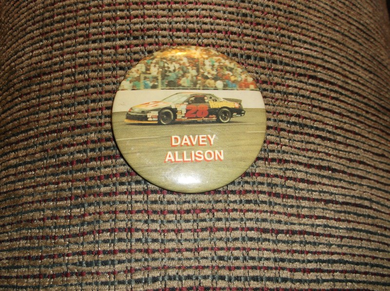 DAVEY ALLISON #28 NASCAR TEXACO HAVOLINE FORD 3 INCHES ROUND PIN