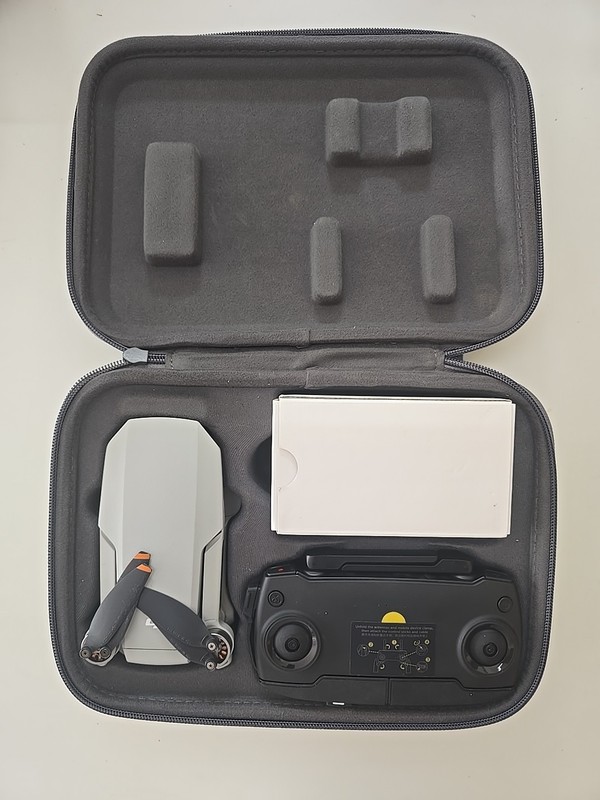 DJI Mini SE Fly More Combo Drone