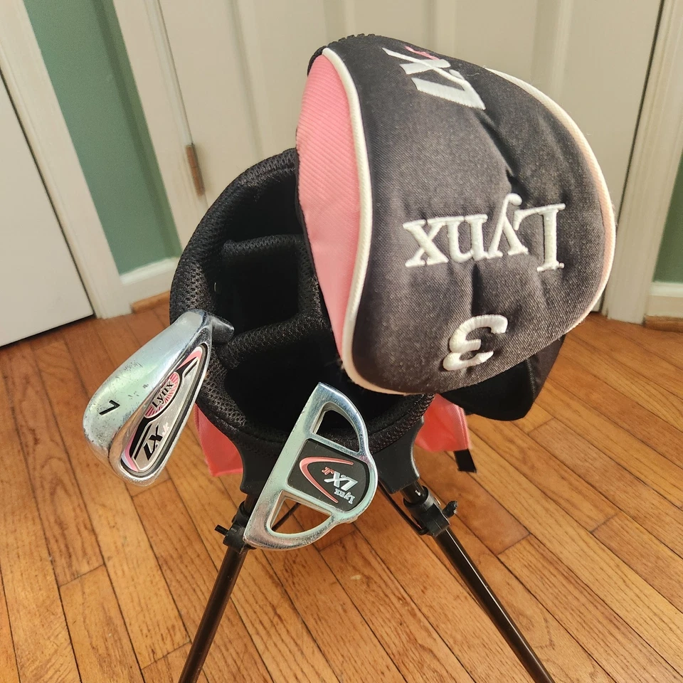 Lynx LX Jr. Golf Club Set W/Bag RH 3W, 7, Putter Graphite Shafts Girls Pink - Image 2 of 4
