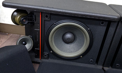 BOSE 301 AVM speaker 2 pairs AV MONITOR Working From Japan BOSE 301 AVM speaker 2 pairs AV MONITOR Working From Japan