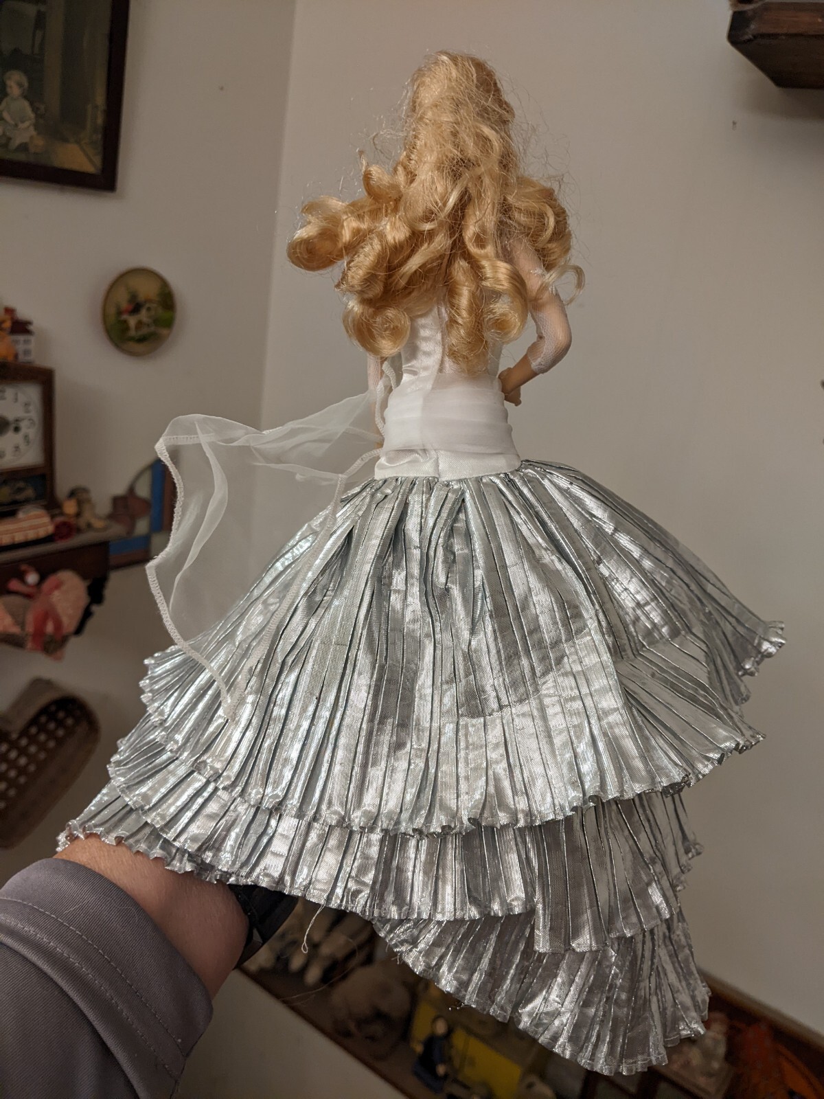 2008 HOLIDAY BARBIE Doll 20th Anniversary Special Edition Silver - pre owned