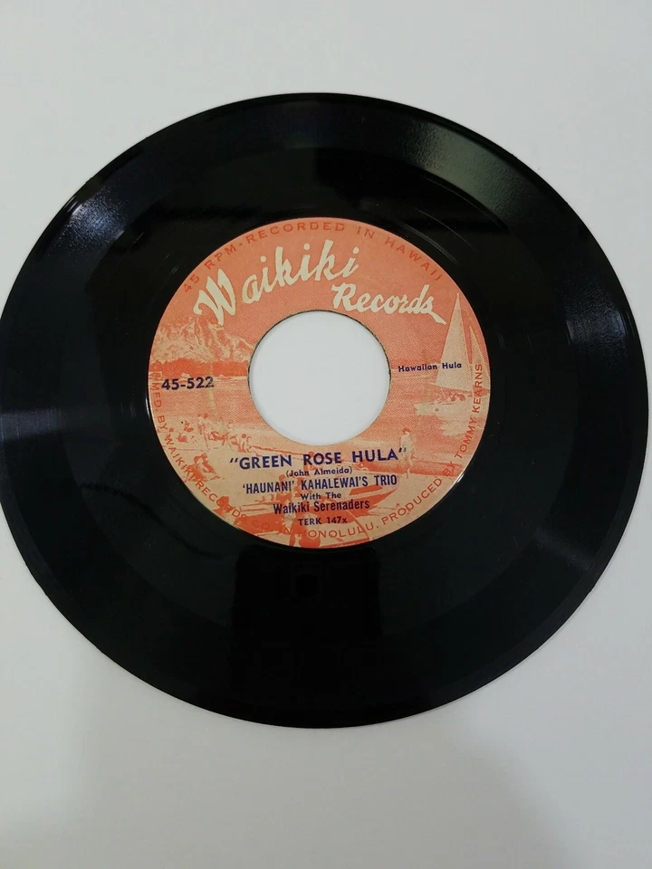 Waikiki RECORD RARE 45 HAWAII GREEN ROSE HULA/ Singing Bamboos 45-522 - Image 3 of 3