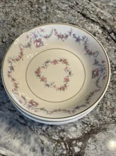 SYRACUSE OLD IVORY ARCADIA O.P.CO U.S.A.  5" Berry Bowl Set of 4