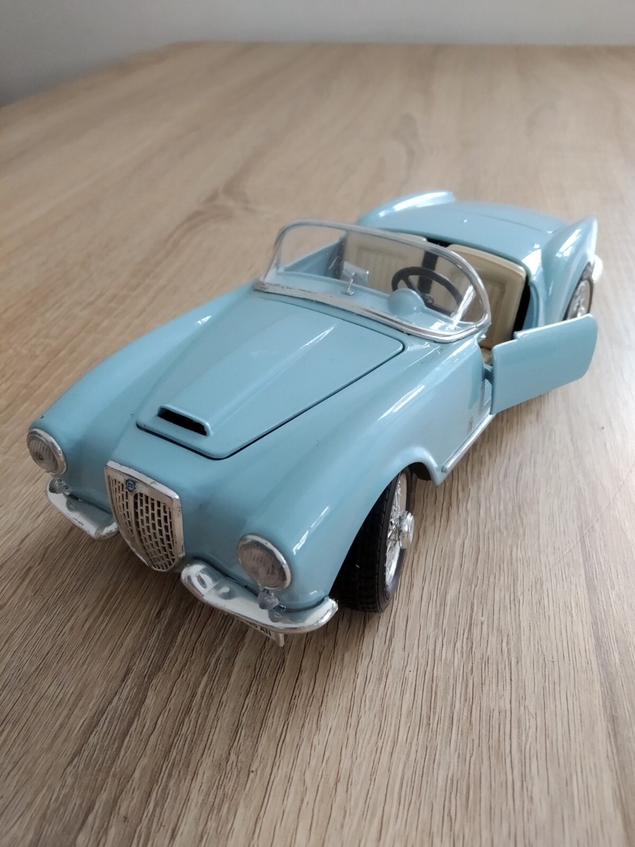 ミニカー LANCIA AURELIA B 24 SPIDER 1955 Bburago 1955 Lancia Aurelia B24 Spider Convertible 1:18