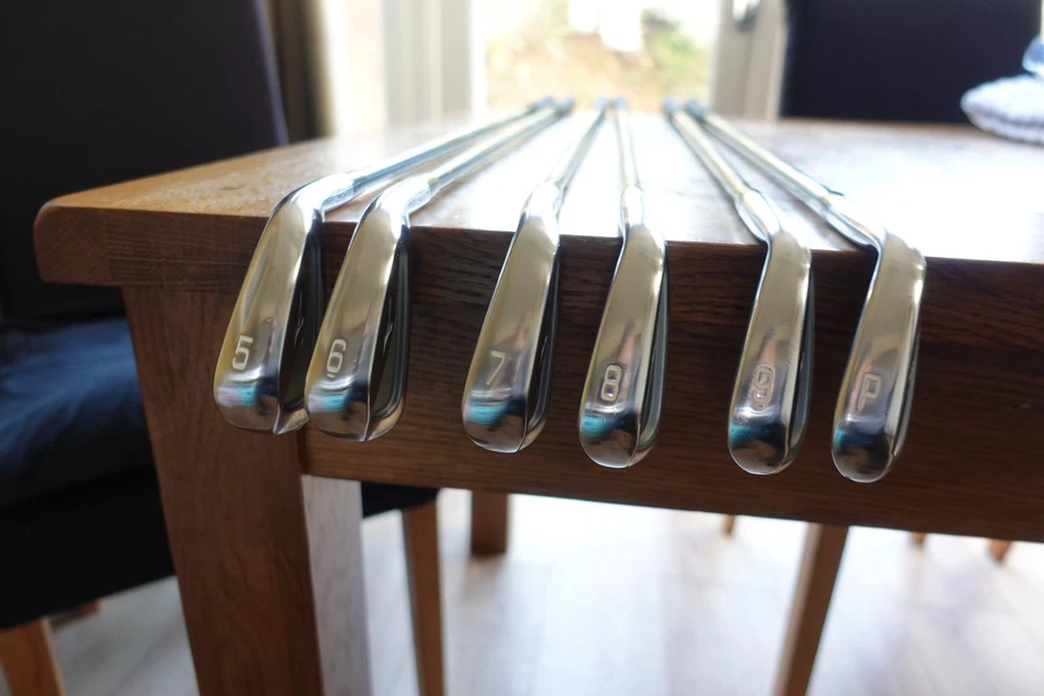 Hierros Mizuno Pro 243 | 5i - PW | UST Mamiya 90G Eje S | Excelente Estado - Imagen 4 de 4