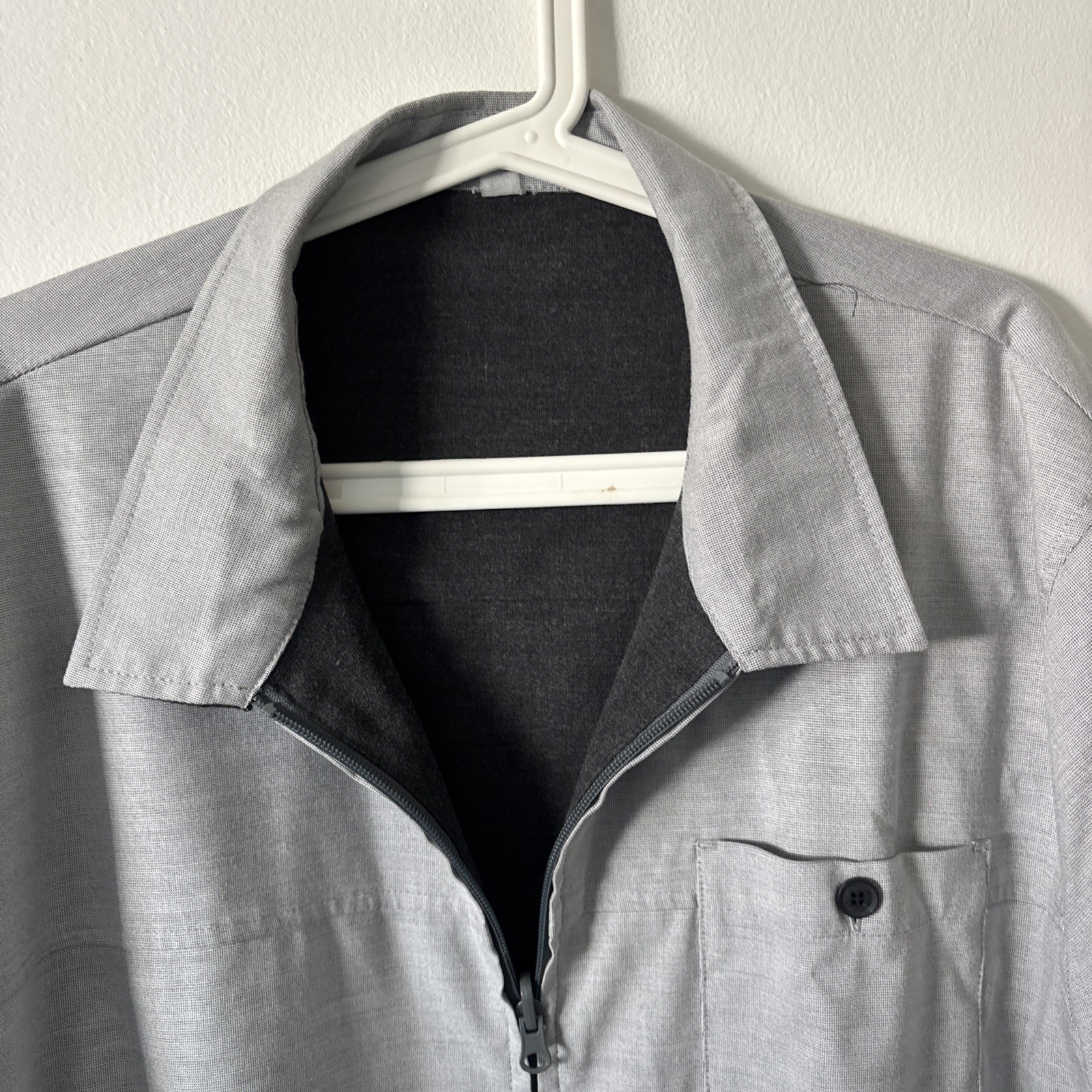 Travis Mathew Performance Reversible Light Weight… - image 2