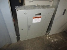 ITE Main Lug Breaker Panel NHB 100A Max 277/480V 3Ph 4W 18-Slot Used