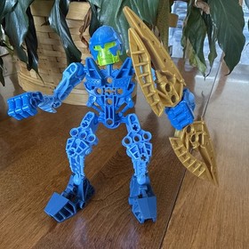 LEGO Bionicle Agori Berix Set 8975 with Instruction Sheet And Box