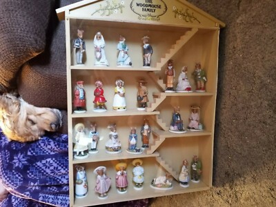 THE WOODMOUSE FAMILY complete set of 25 in display case, and all