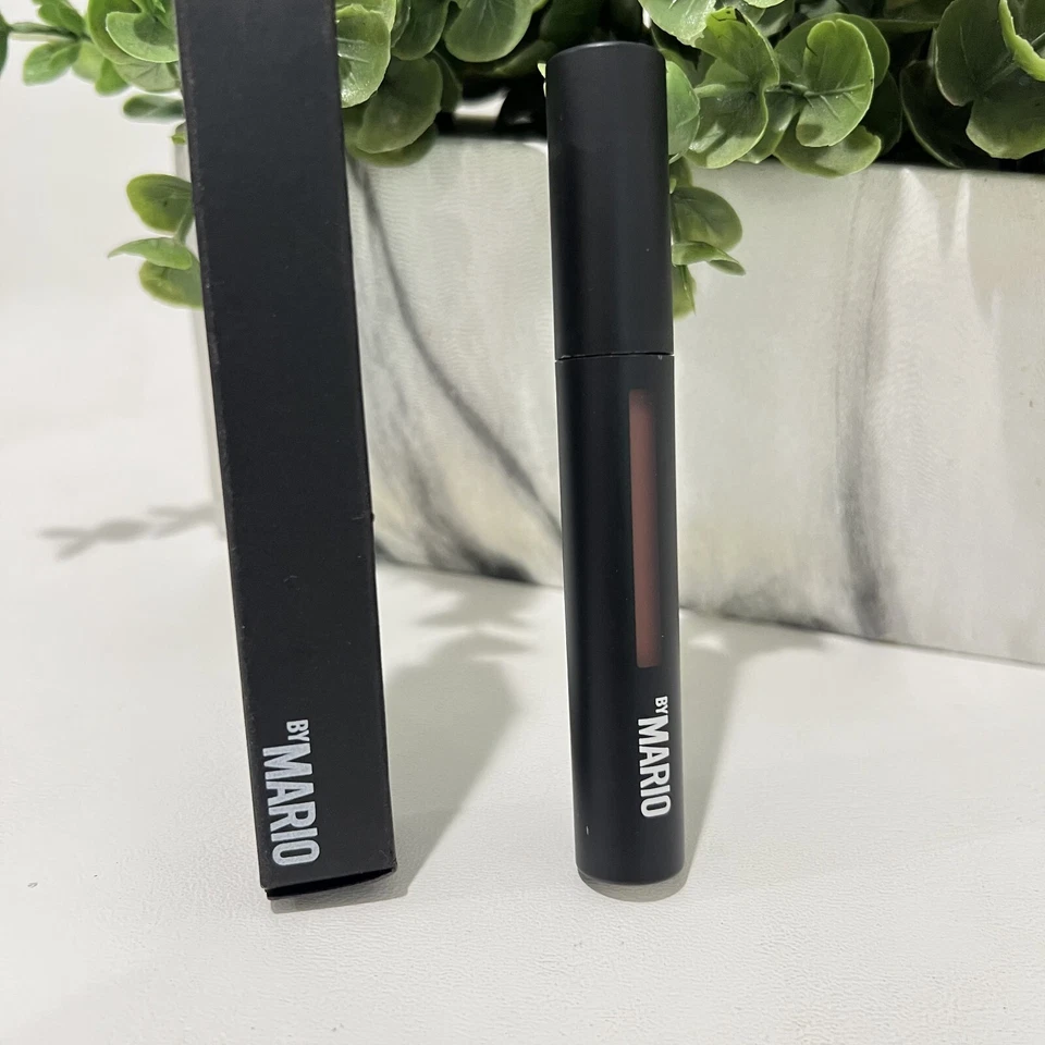 Crema labial acogedora de gamuza Makeup By Mario Ultra - MOCHA LATTE - 32 ml/0,10 fl oz Foto 3 de 4