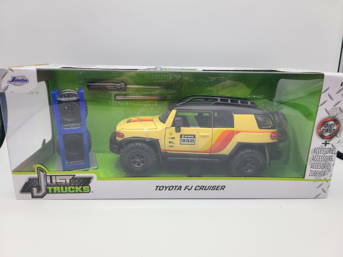 Jada Toys 1/24 FJ cruiser⭐︎オマケ付き！ Amazon.com: Just Trucks 1:24 Toyota FJ Cruiser with Rack Die