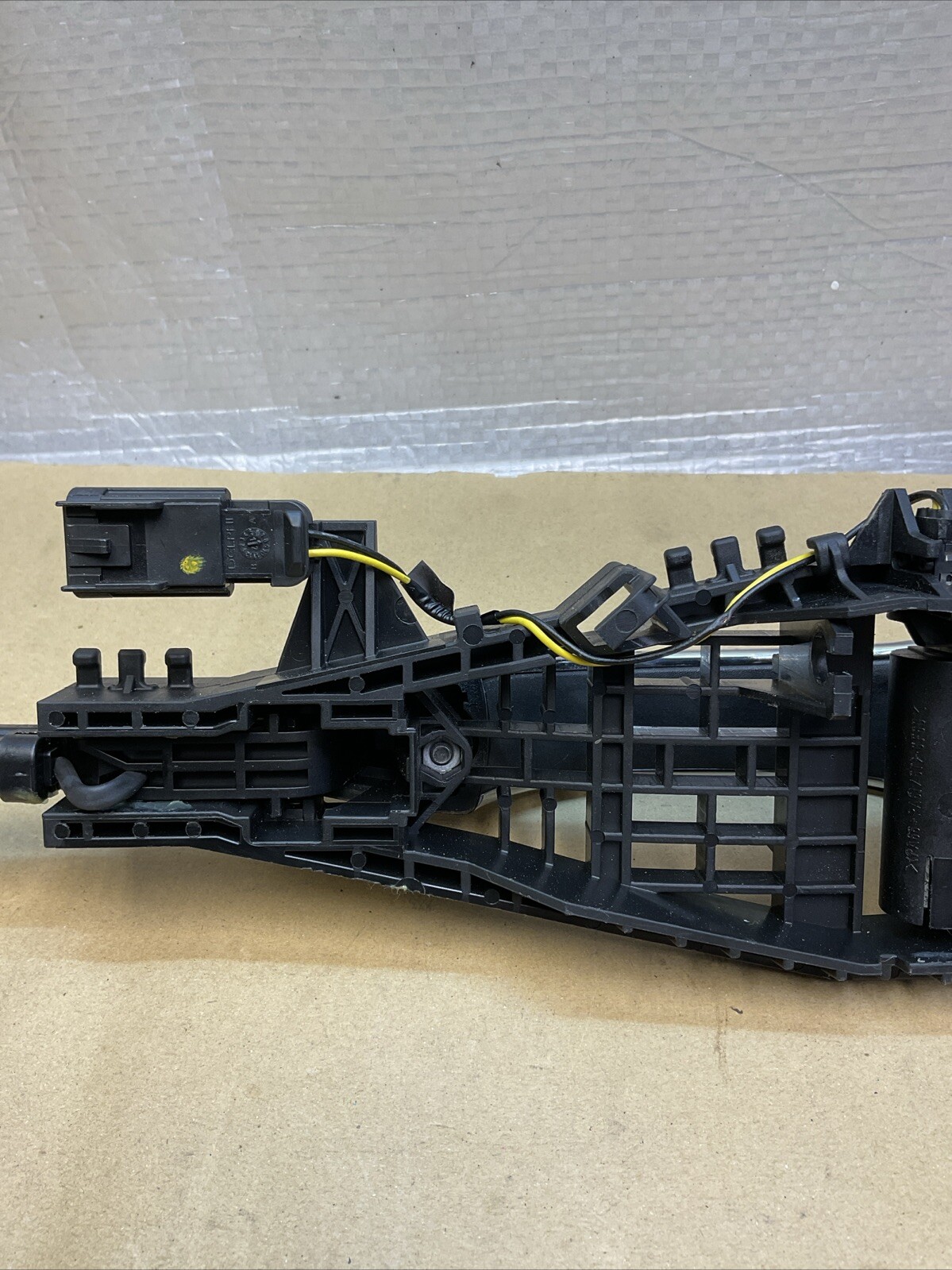 2014 - 2024 MASERATI QUATTROPORTE FRONT LEFT EXTERIOR DOOR HANDLE OEM 68194121AC