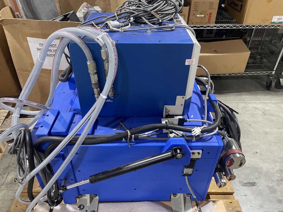 MKS R*EVOLUTION III AX7695 ASTEX REMOTE PLASMA SOURCE ASSY MKS R*EVOLUTION III AX7695 ASTEX REMOTE PLASMA SOURCE ASSY