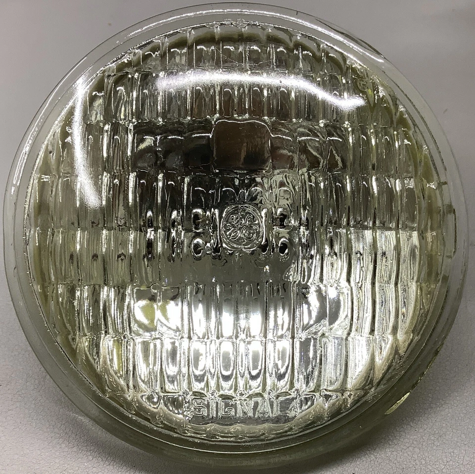 Box of 12 GE 24478 4414 12V PAR38 Sealed Beam Lamps (R61) - Image 2 of 4