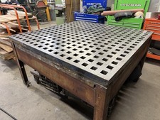 5' x 5' (60 x 60) Cast Steel Authentic Acorn Welding Table. Excellent Condition