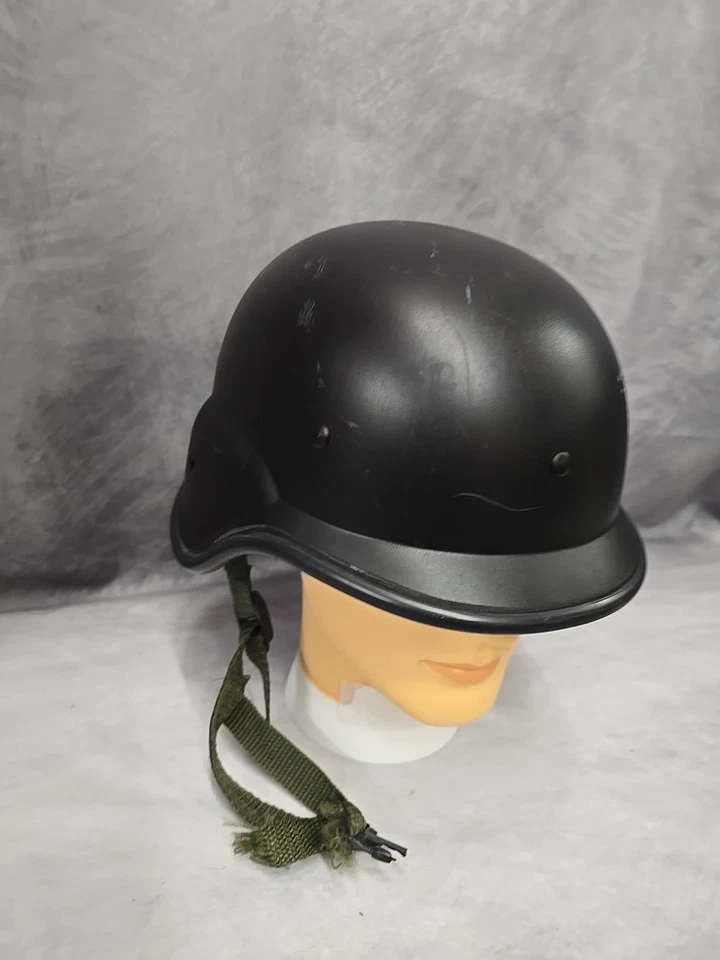 Casco de plástico para disfraz grande ajustable negro Foto 3 de 4