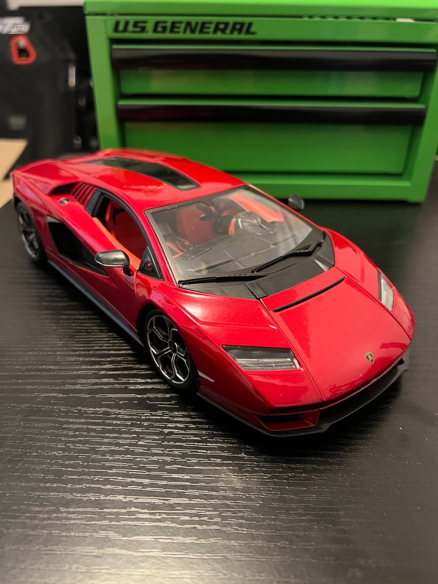 Maisto Lamborghini Countach LPI 800-4 1:18 Scale Diecast Model Car