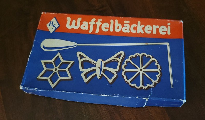 VINTAGE 1970s WEST GERMANY ROSETTE IRON WAFFELBACKEREI
