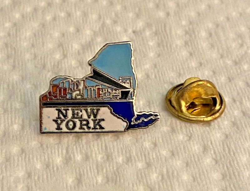 NEW YORK Skyline Bridge State Outline Souvenir Enamel Lapel Pin