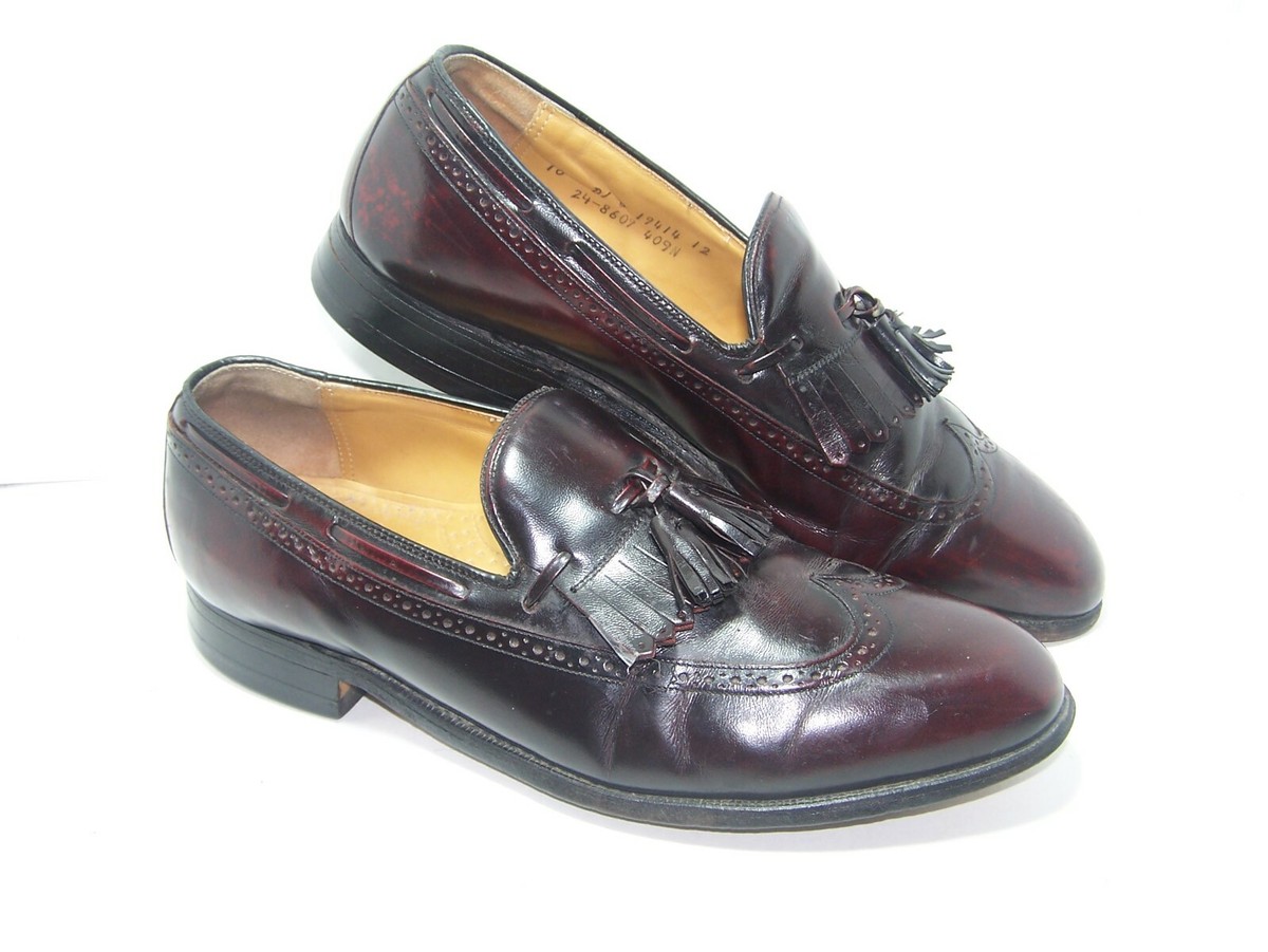 2408607 Johnston and Murphy Men display picture 1