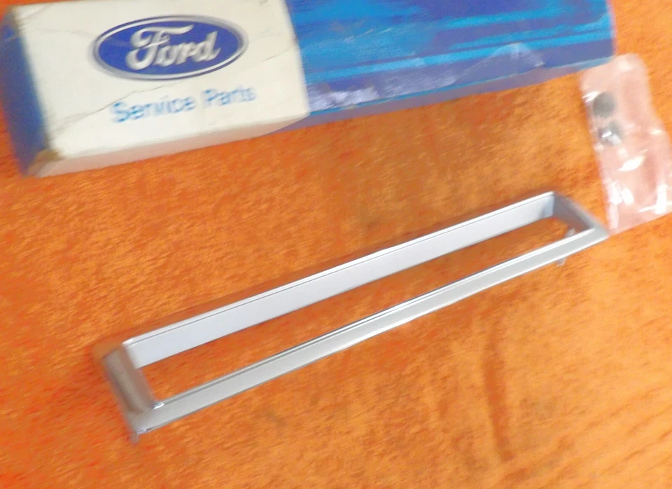 1972 1973 1974 1975 1976 Ford Thunderbird Nuevo de Lote Antiguo LH Marcador Lateral Trasero Lámpara Bisel Foto 4 de 4