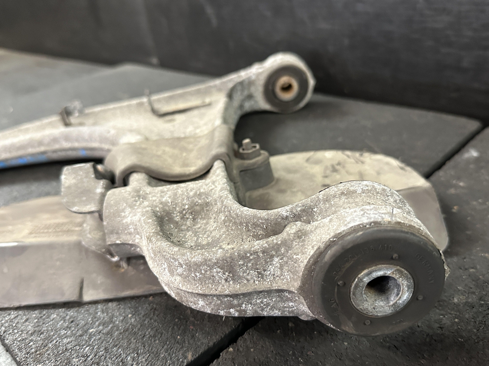 08-11 MASERATI GRANTURISMO RWD REAR DRIVER LEFT 3 PIECE CONTROL ARM SET 203156