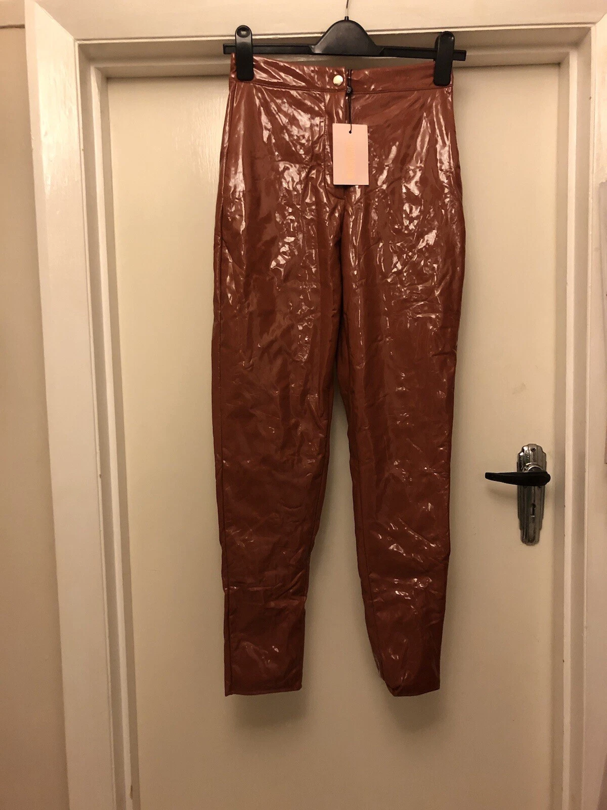 Pantalone pantalone sigaretta vinile Missguided marrone 8 nuovo con etichetta