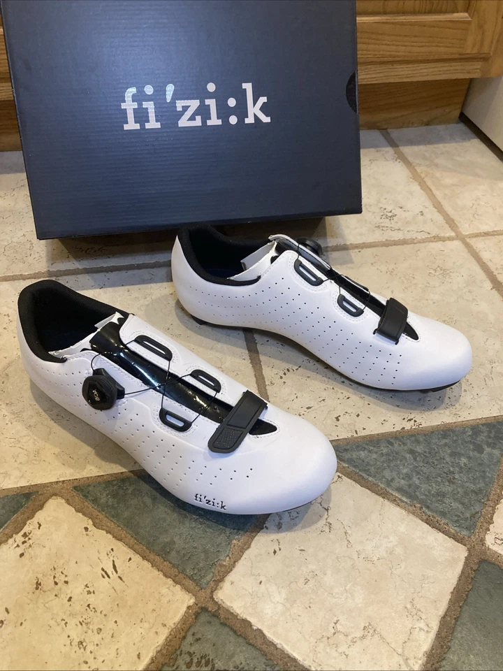 Zapatos de ciclismo Fizik Tempo Overcurve R5 para hombre BOA blanco/negro talla US 12 1/4 EU 46 Foto 2 de 4