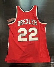 Clyde Drexler Rookie Cards and Memorabilia Guide 23