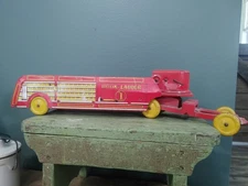 Vintage Wyandotte Hook And Ladder Firetruck Toy, Missing Cab