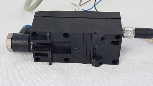 Banner SDE1-D10-G2-H18-C-P1-M8 Pressure Sensor 15-30VDC 0-10bar - 192030 - Used - Picture 4 of 9