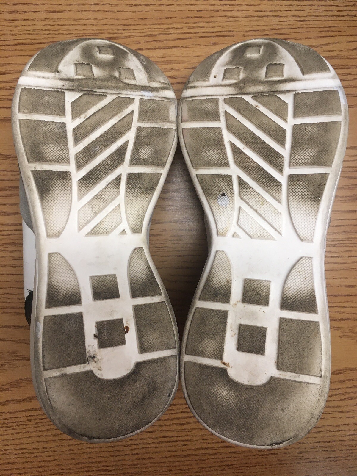 Steve Madden Memory Leather Running Shoes Sneaker… - image 4