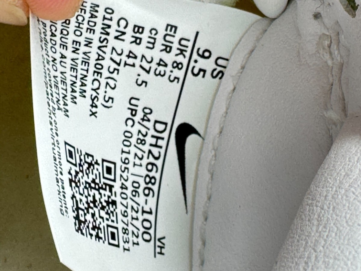 Size 9.5 - Dover Street Market x Nike Dunk Low Velvet White DSM