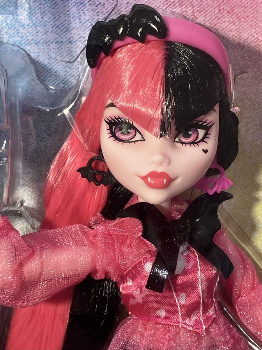 Monster High Draculaura G3 Generation 3 Reboot Doll Mattel 2022