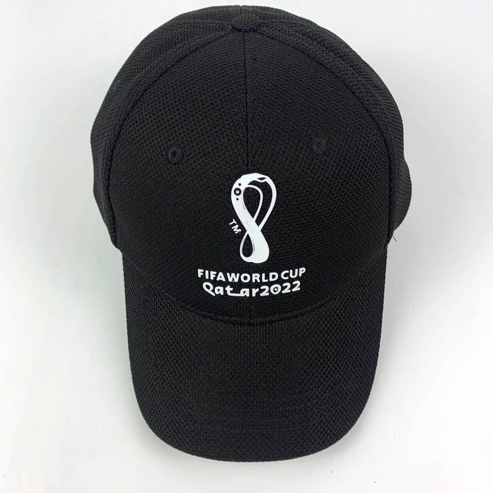 Кепка FIFA World Cup Qatar 2022 черная пластиковая с логотипом официальная лицензированная классическая посадка - Изображение 2 из 4