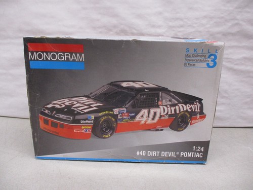 Monogram Kenny Wallace Dirt Devil Pontiac 1/24 A