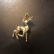 Vintage Gerry s Gold Tone Reindeer Broach/lapel Pin With holly