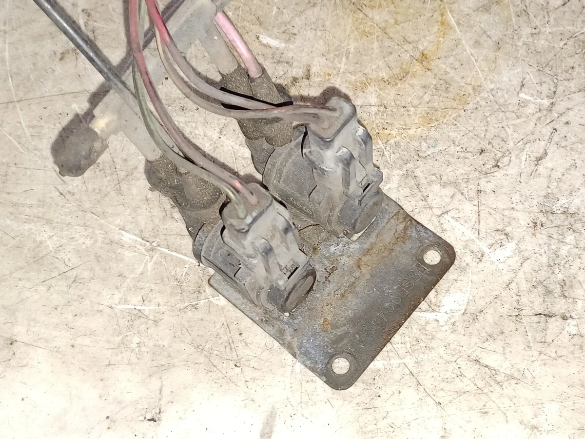 86-92 Lincoln Mark VII Engine Vacuum Switch Purge Valve VSV.
