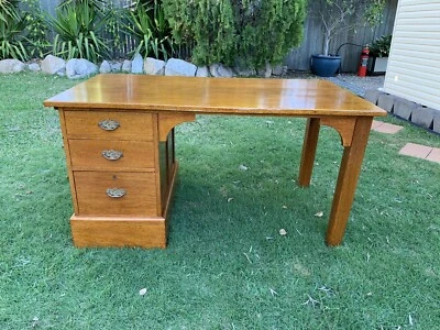 Silky Oak Desk Desks Gumtree Australia Redcliffe Area Redcliffe