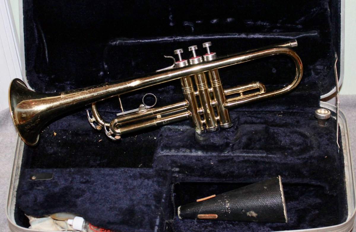 VINTAGE CONN DIRECTOR SHOOTING STARS TRUMPET USA CASE 1960